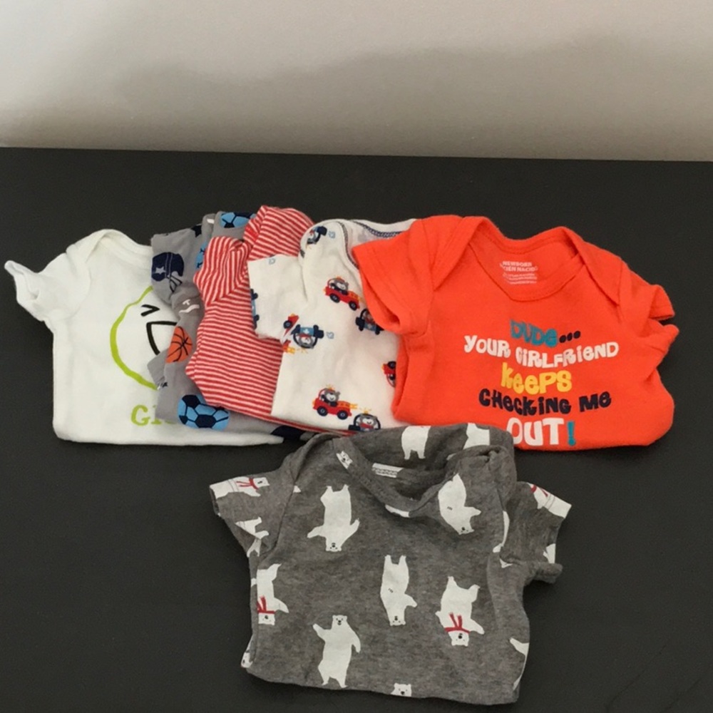 Bundle of 6 onesie